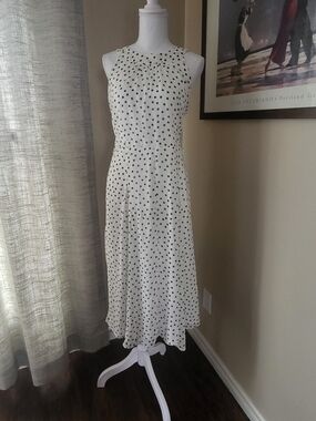 Suzy Shier BNWT Sleeveless White Polka Dot Midi Dress